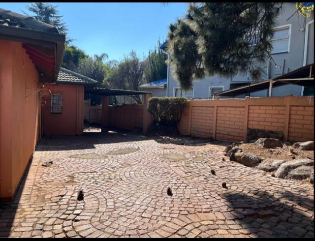4 BEDROOM HOUSE FOR SALE IN GLENVISTA